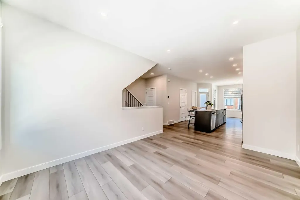 81 Greenbriar Place NW Calgary AB T3B6J1