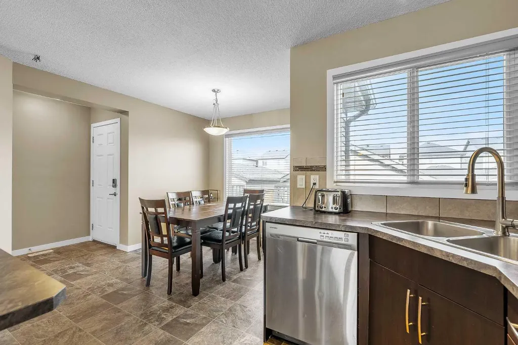 176 Skyview Point Green NE Calgary AB T3N0G8