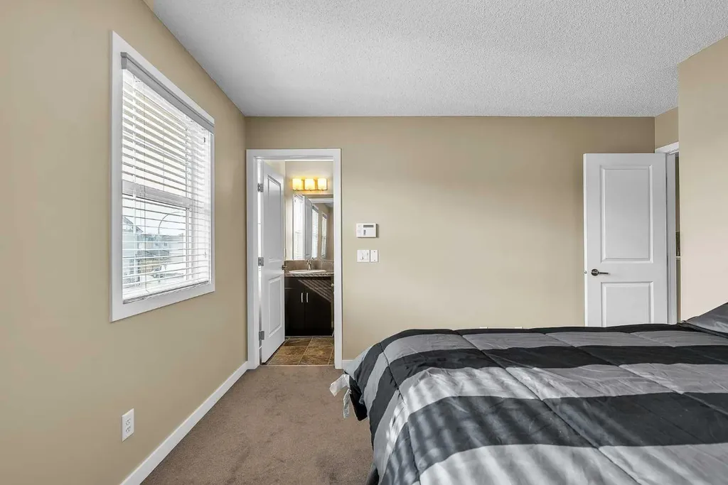 176 Skyview Point Green NE Calgary AB T3N0G8