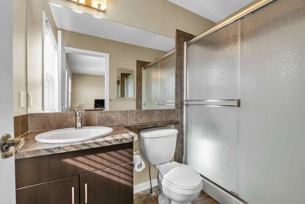 176 Skyview Point Green NE Calgary AB T3N0G8