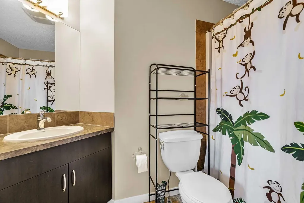 176 Skyview Point Green NE Calgary AB T3N0G8