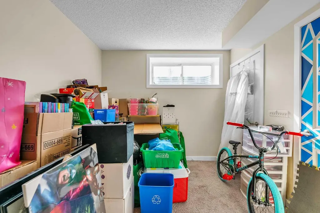 176 Skyview Point Green NE Calgary AB T3N0G8