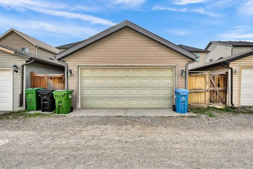 176 Skyview Point Green NE Calgary AB T3N0G8