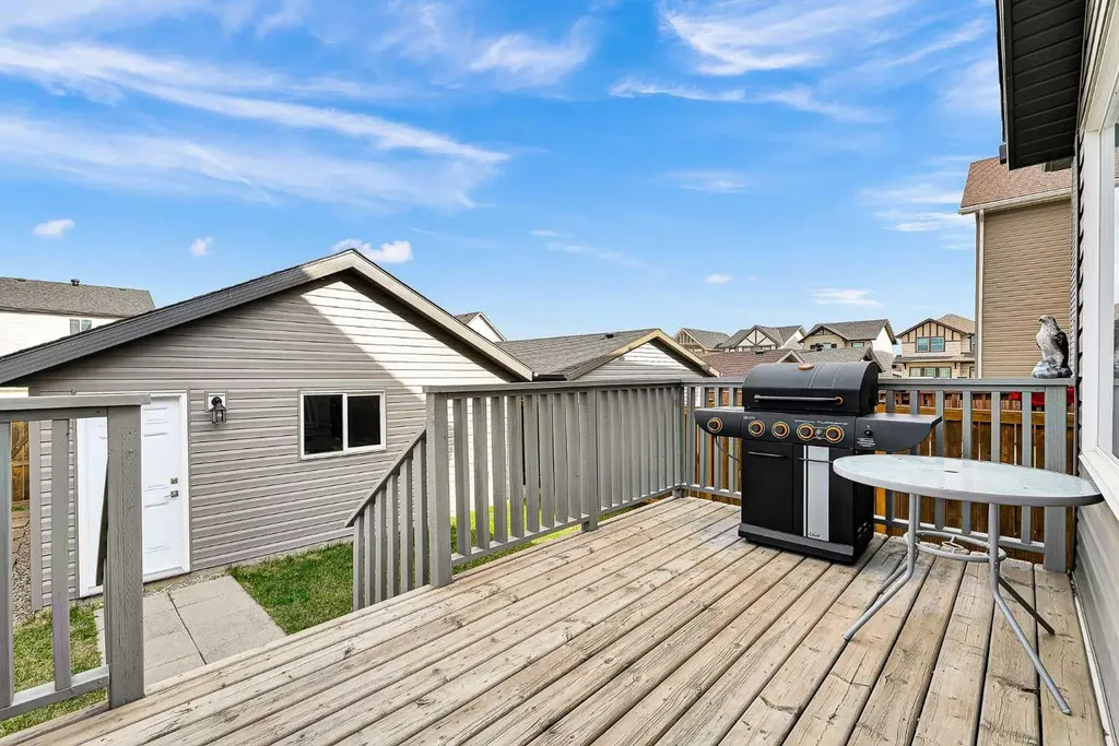 176 Skyview Point Green NE Calgary AB T3N0G8