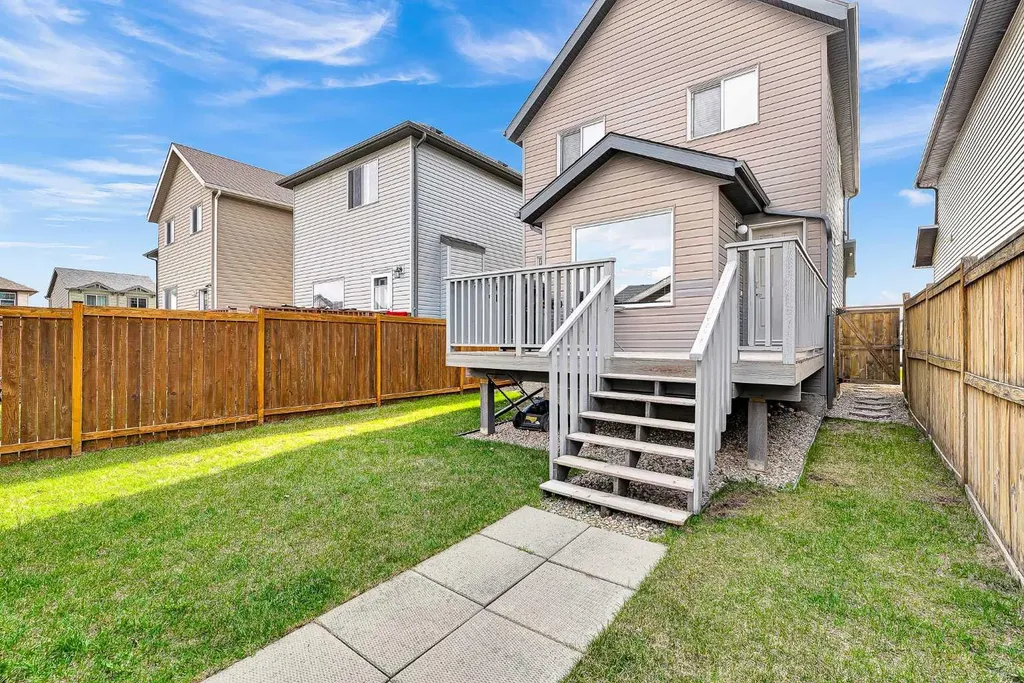 176 Skyview Point Green NE Calgary AB T3N0G8