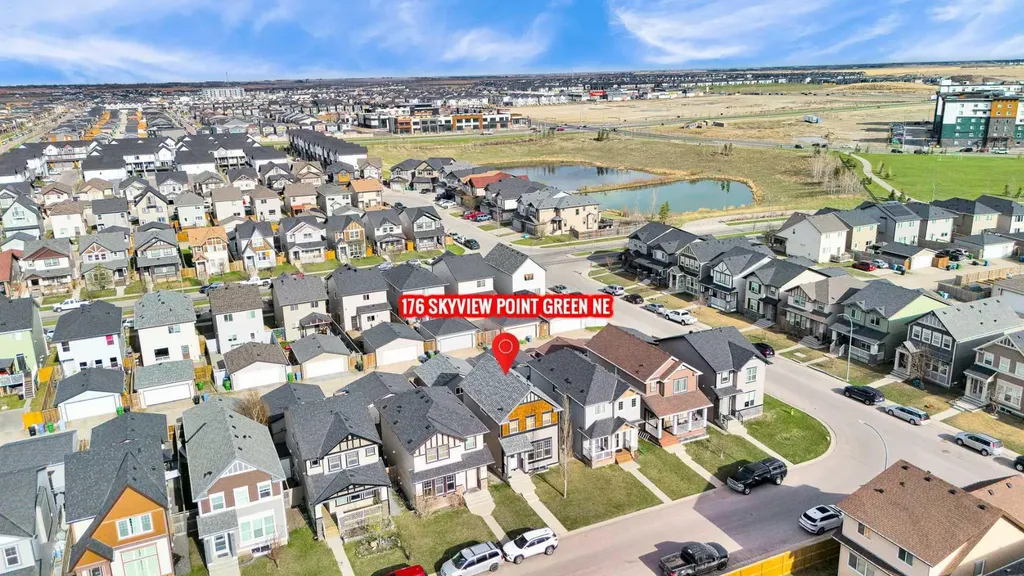 176 Skyview Point Green NE Calgary AB T3N0G8