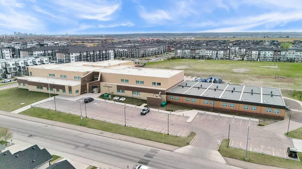 176 Skyview Point Green NE Calgary AB T3N0G8