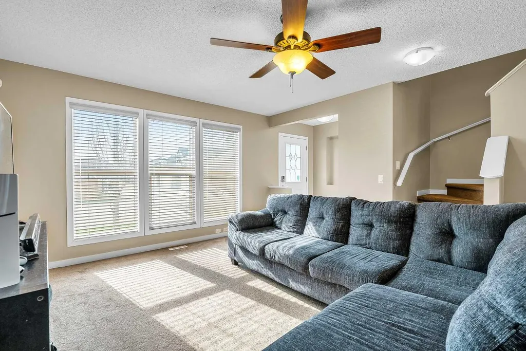 176 Skyview Point Green NE Calgary AB T3N0G8