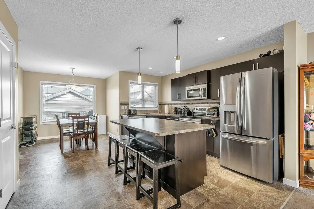 176 Skyview Point Green NE Calgary AB T3N0G8