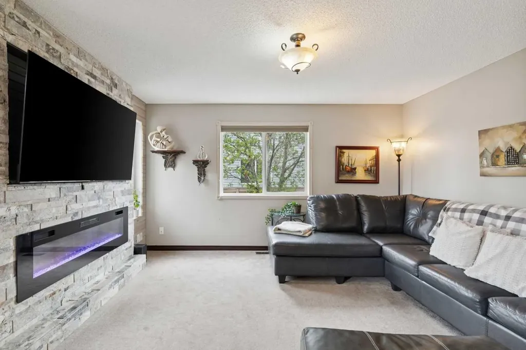 48 Westridge Drive Okotoks AB T1S 1T2