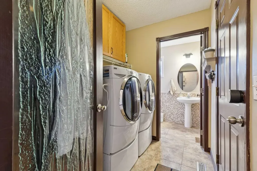 48 Westridge Drive Okotoks AB T1S 1T2