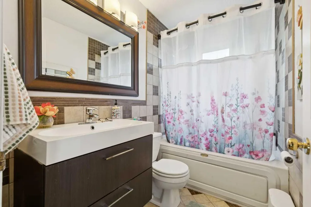 48 Westridge Drive Okotoks AB T1S 1T2