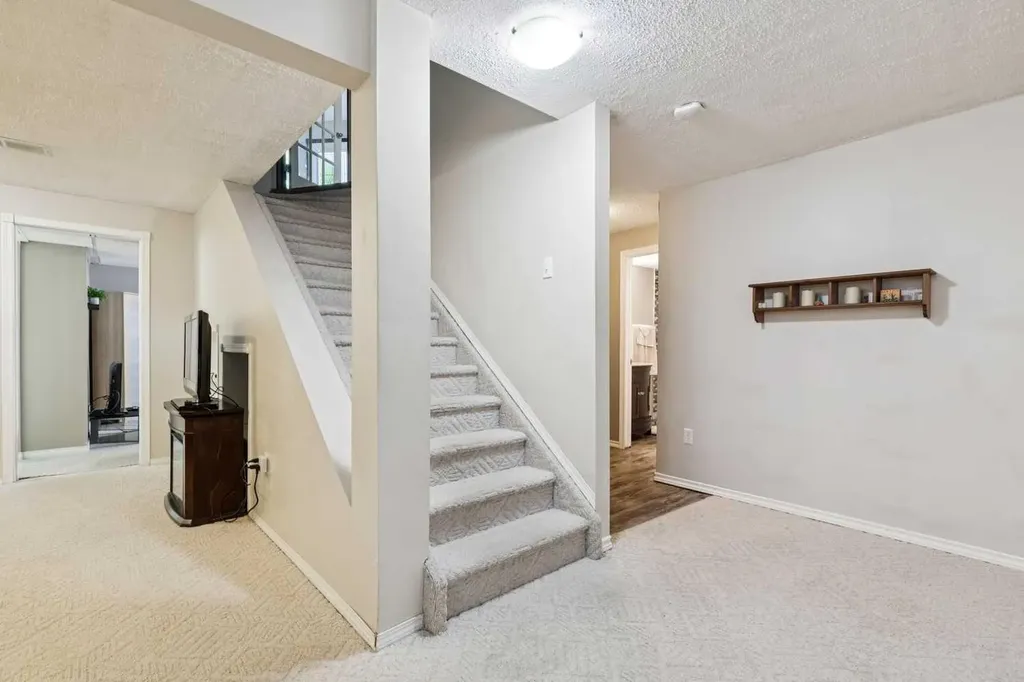 48 Westridge Drive Okotoks AB T1S 1T2
