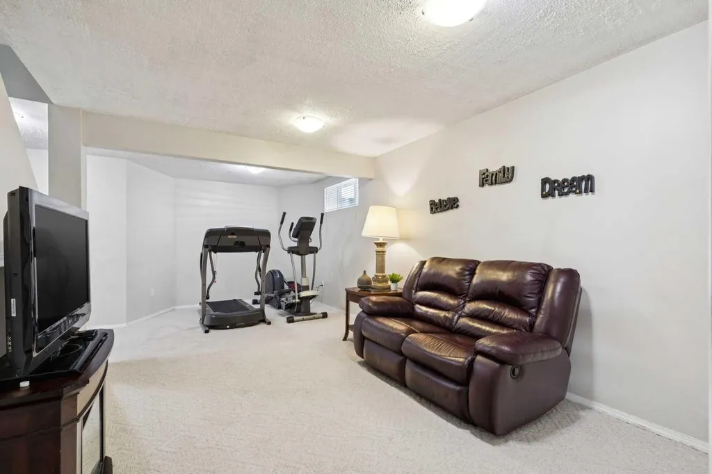 48 Westridge Drive Okotoks AB T1S 1T2