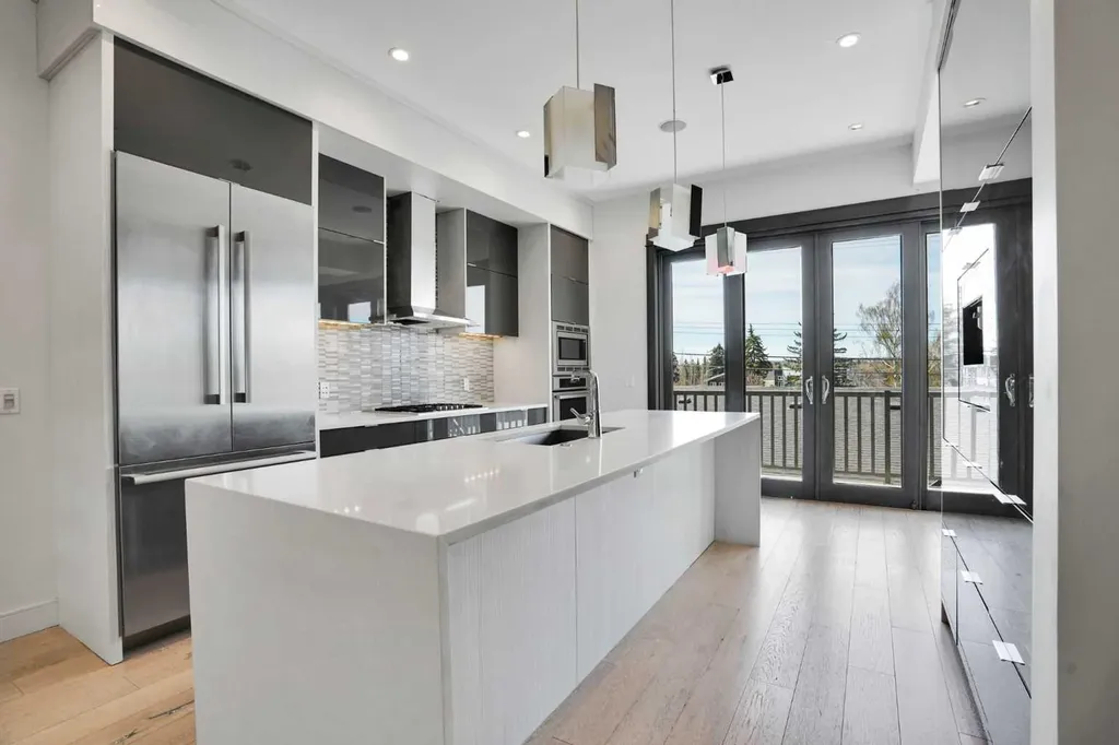 2505 21 Street SW Calgary AB T2T5A9