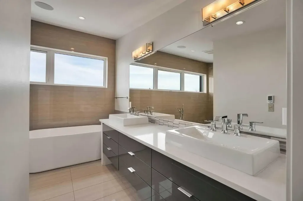 2505 21 Street SW Calgary AB T2T5A9