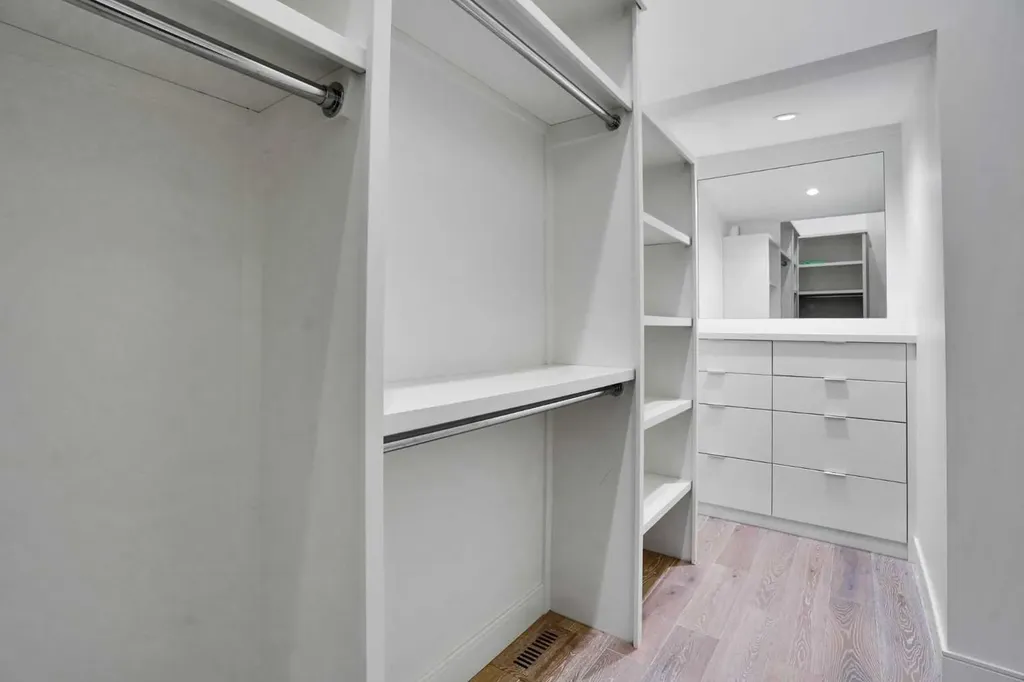 2505 21 Street SW Calgary AB T2T5A9