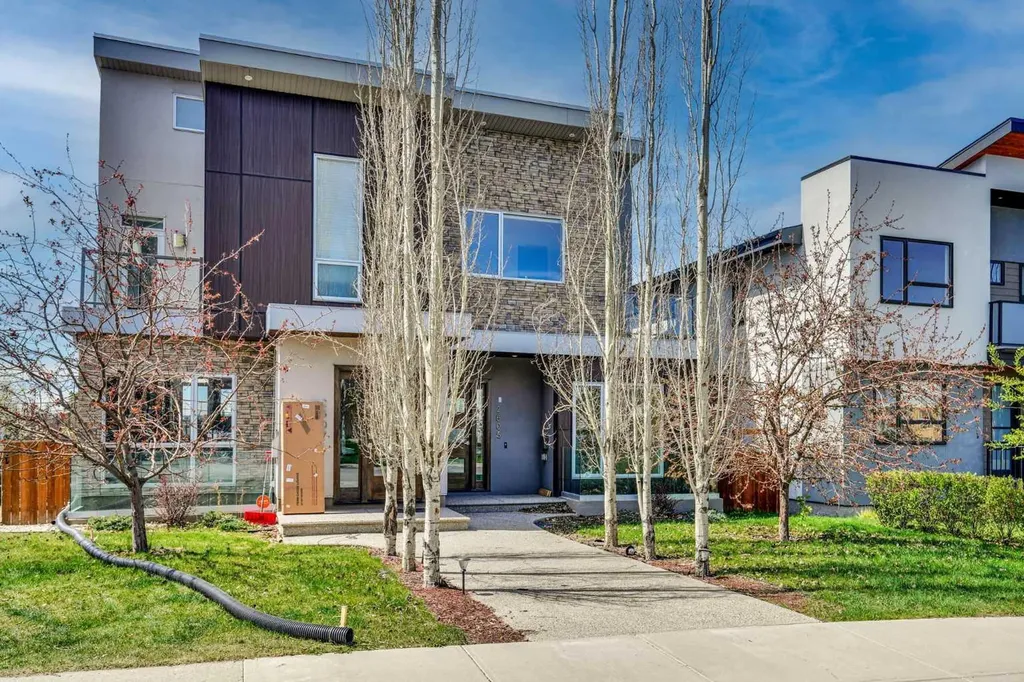 2505 21 Street SW Calgary AB T2T5A9