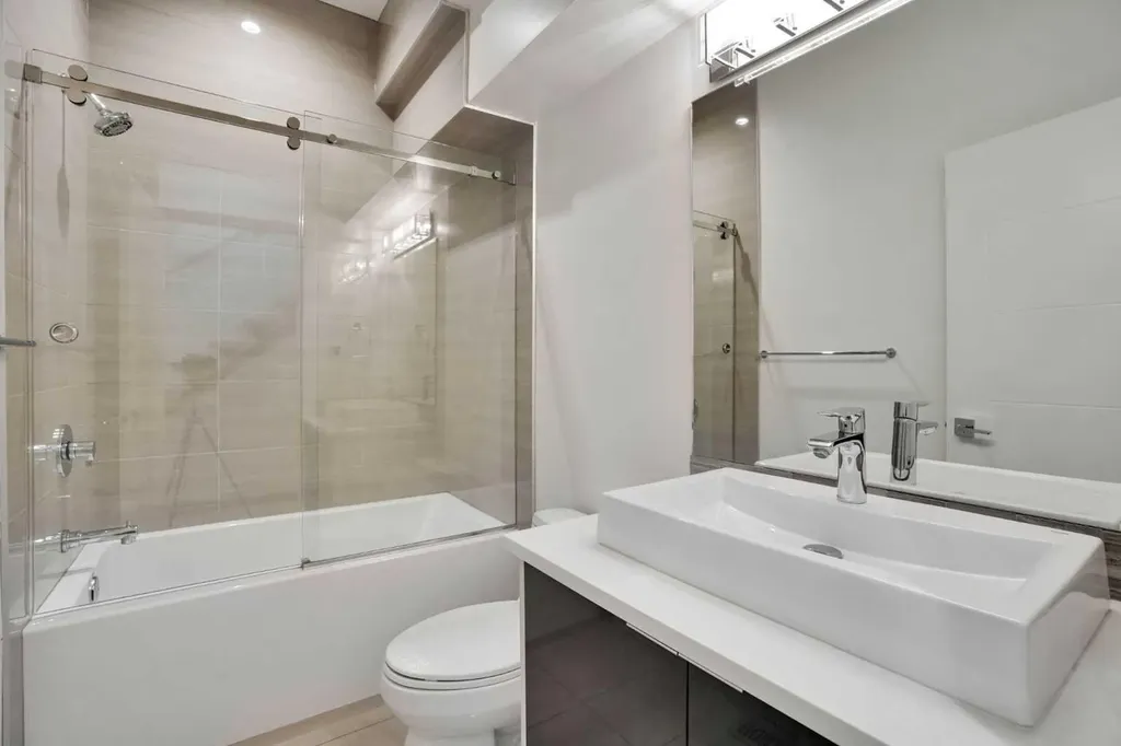 2505 21 Street SW Calgary AB T2T5A9
