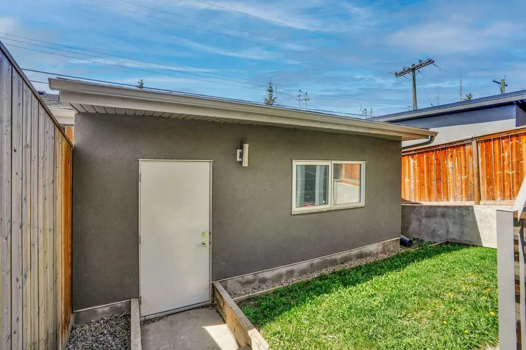 2505 21 Street SW Calgary AB T2T5A9