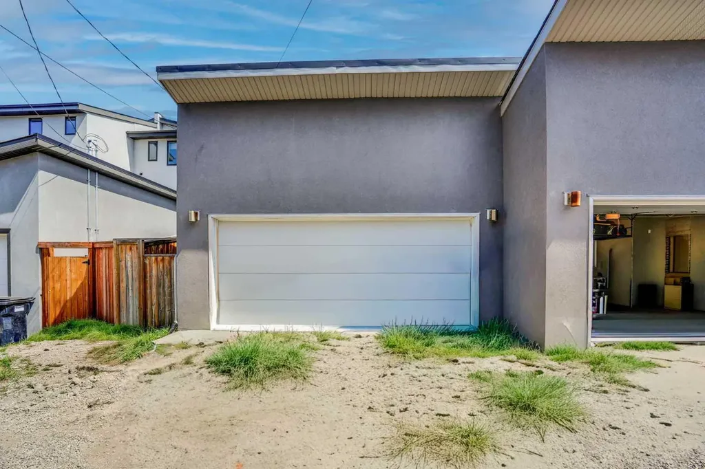 2505 21 Street SW Calgary AB T2T5A9