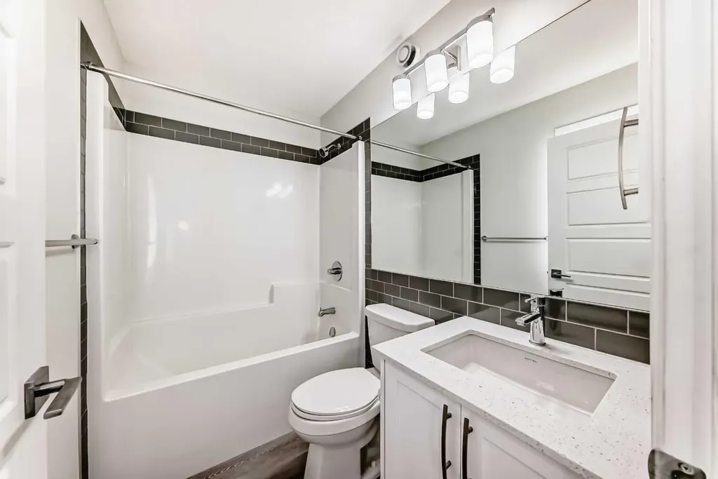332 Dawson Drive Chestermere AB T1X 2R3