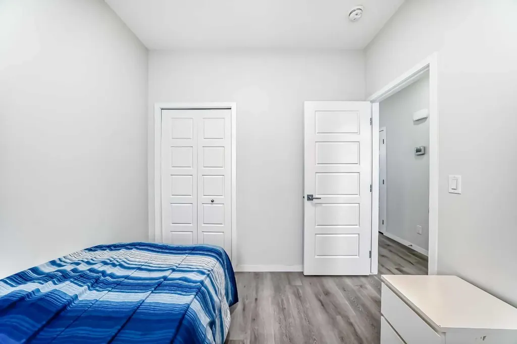 332 Dawson Drive Chestermere AB T1X 2R3