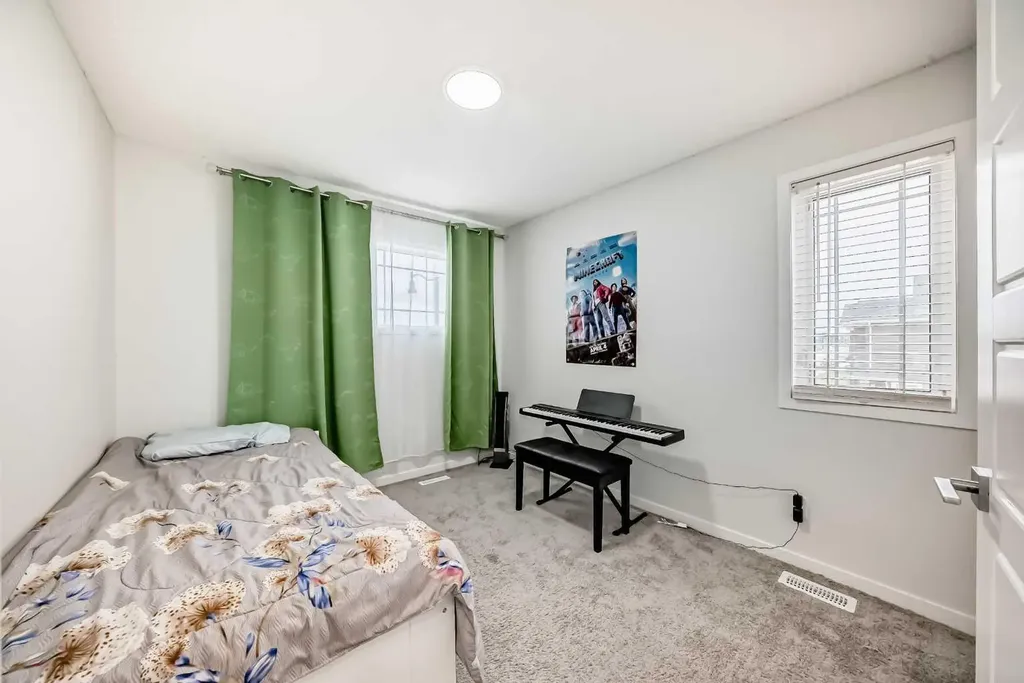 332 Dawson Drive Chestermere AB T1X 2R3