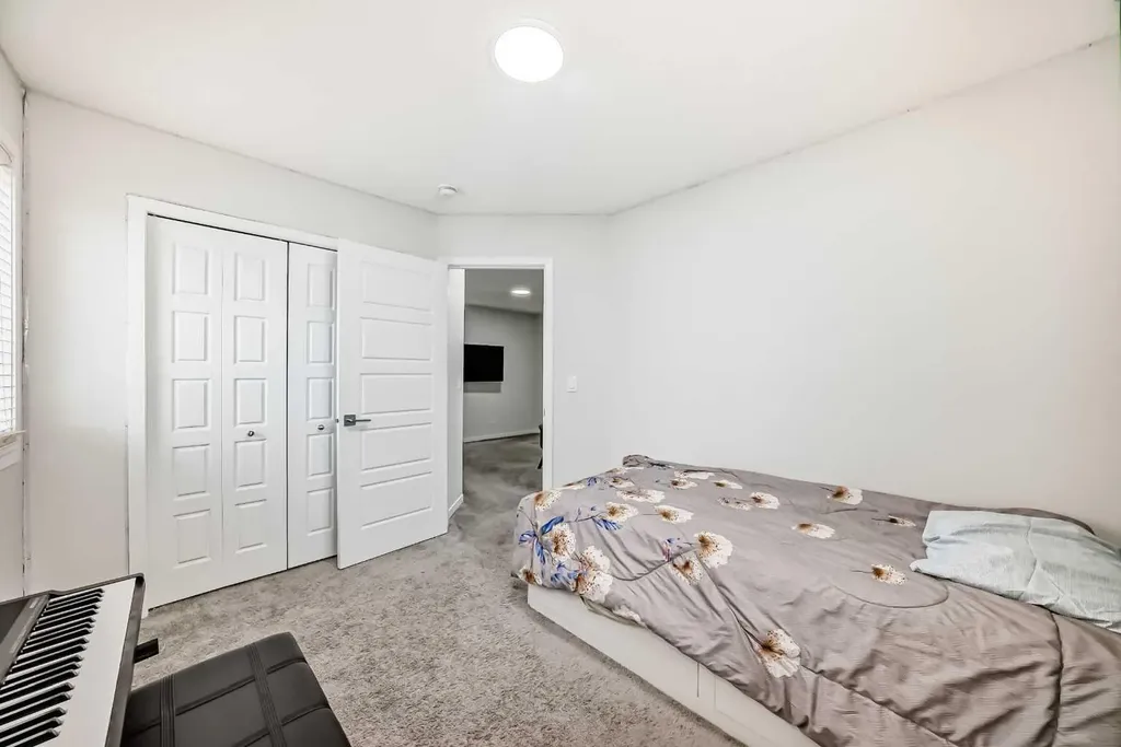 332 Dawson Drive Chestermere AB T1X 2R3