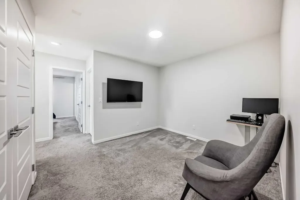 332 Dawson Drive Chestermere AB T1X 2R3