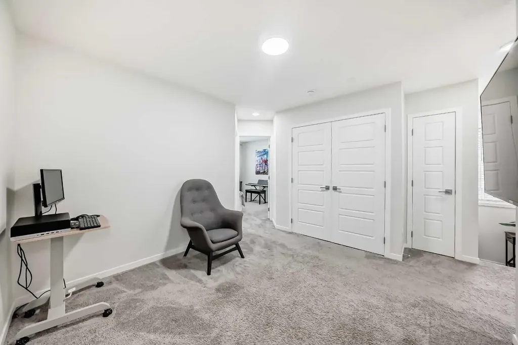 332 Dawson Drive Chestermere AB T1X 2R3