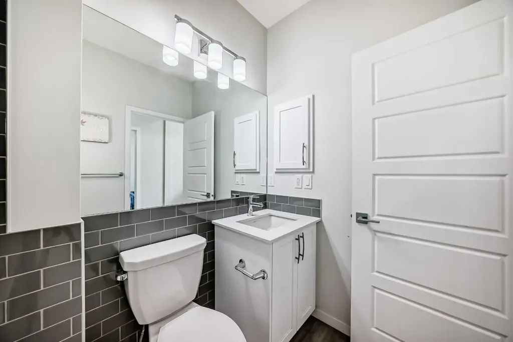 332 Dawson Drive Chestermere AB T1X 2R3