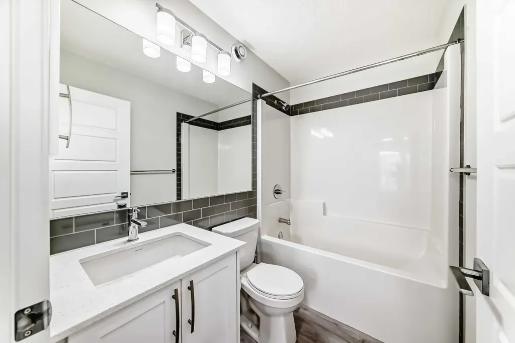 332 Dawson Drive Chestermere AB T1X 2R3