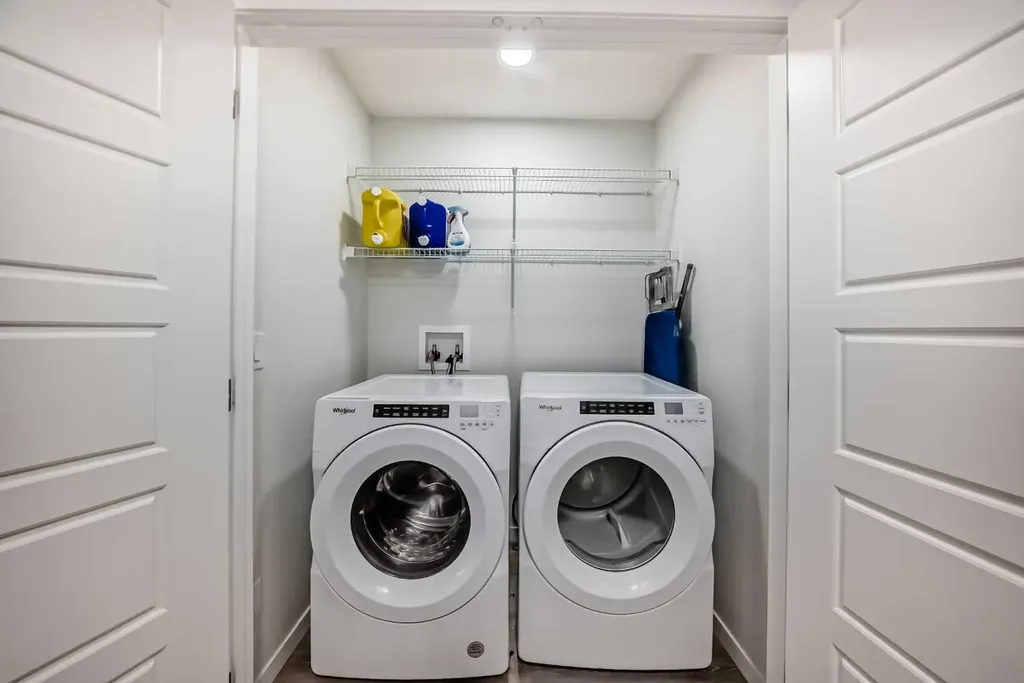 332 Dawson Drive Chestermere AB T1X 2R3