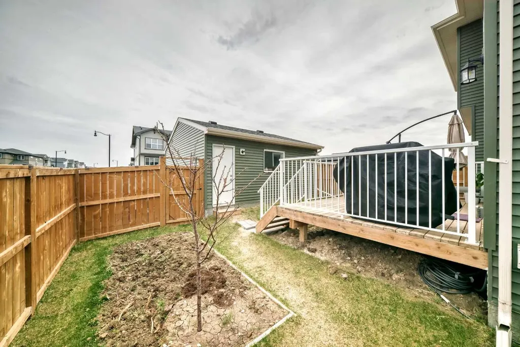 332 Dawson Drive Chestermere AB T1X 2R3