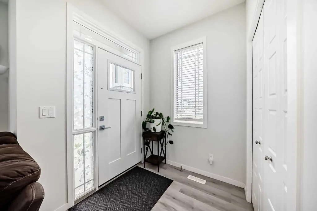 332 Dawson Drive Chestermere AB T1X 2R3