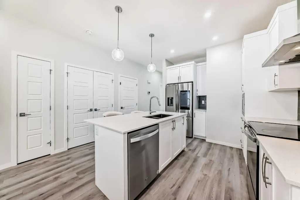 332 Dawson Drive Chestermere AB T1X 2R3