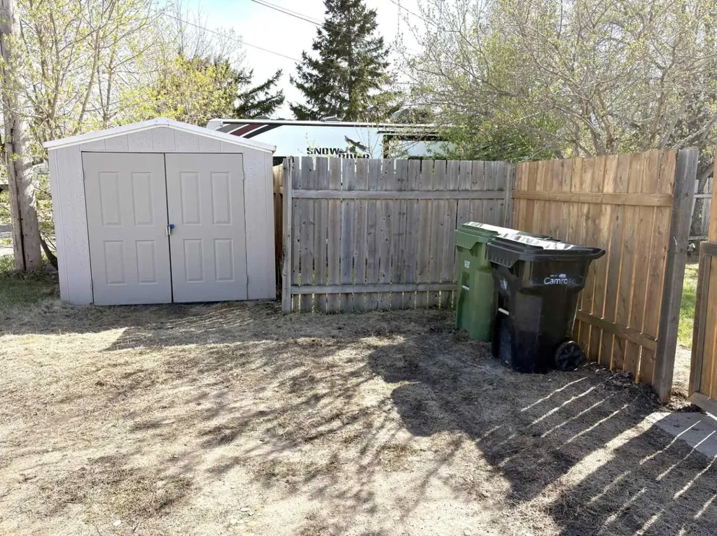 4915 46 Street Camrose AB T4V 1G9