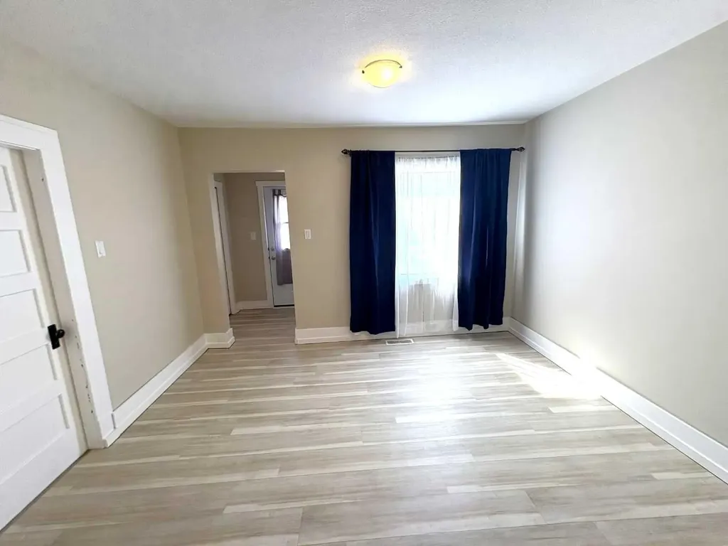 4915 46 Street Camrose AB T4V 1G9