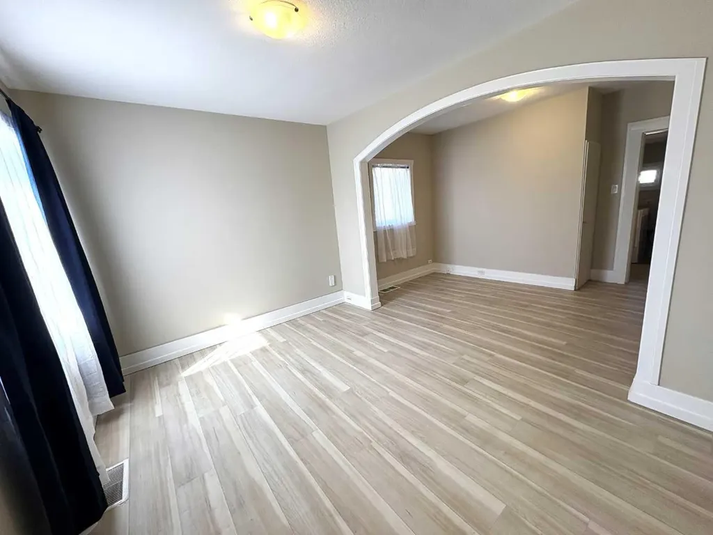 4915 46 Street Camrose AB T4V 1G9