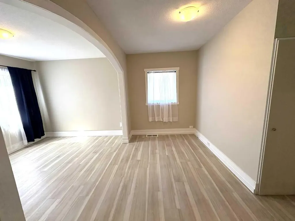 4915 46 Street Camrose AB T4V 1G9