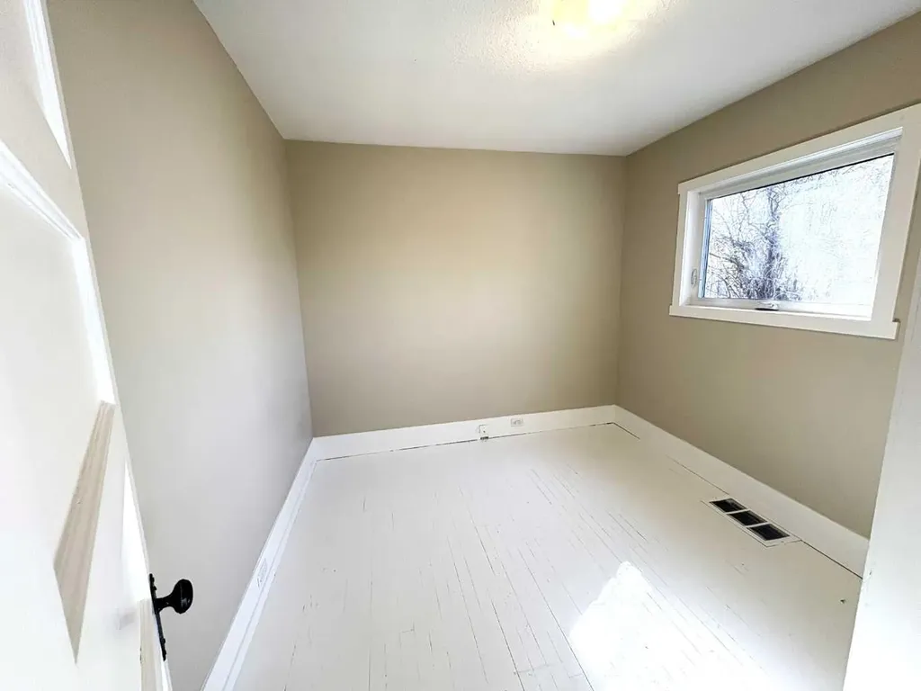 4915 46 Street Camrose AB T4V 1G9