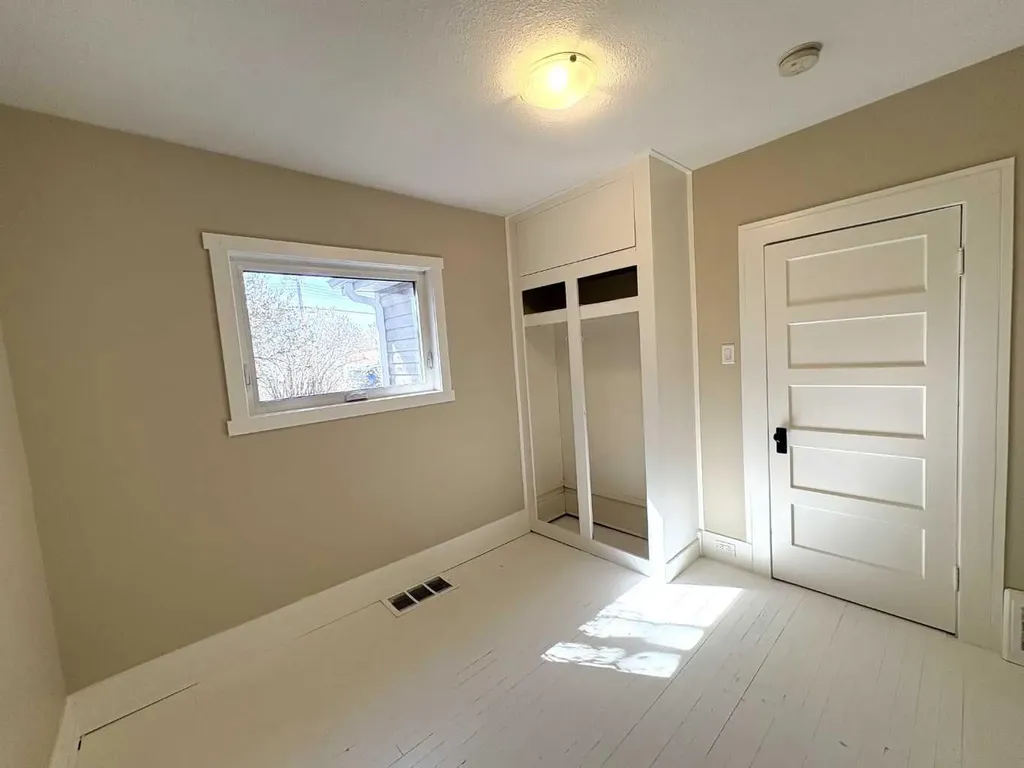 4915 46 Street Camrose AB T4V 1G9