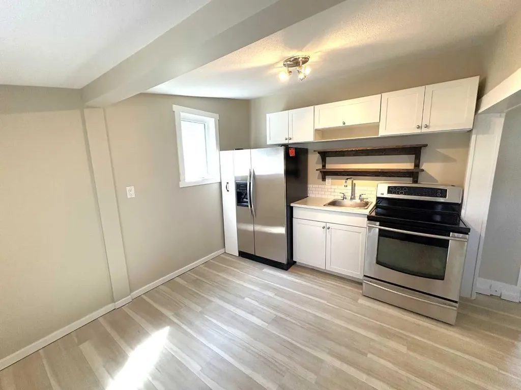 4915 46 Street Camrose AB T4V 1G9