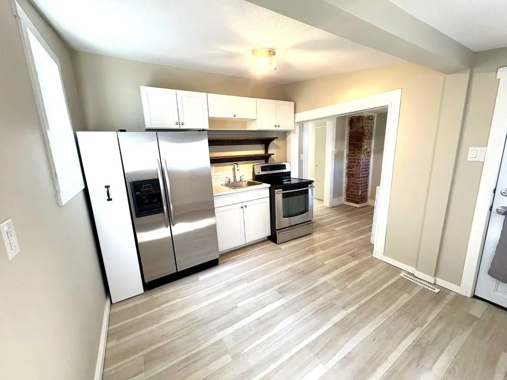 4915 46 Street Camrose AB T4V 1G9