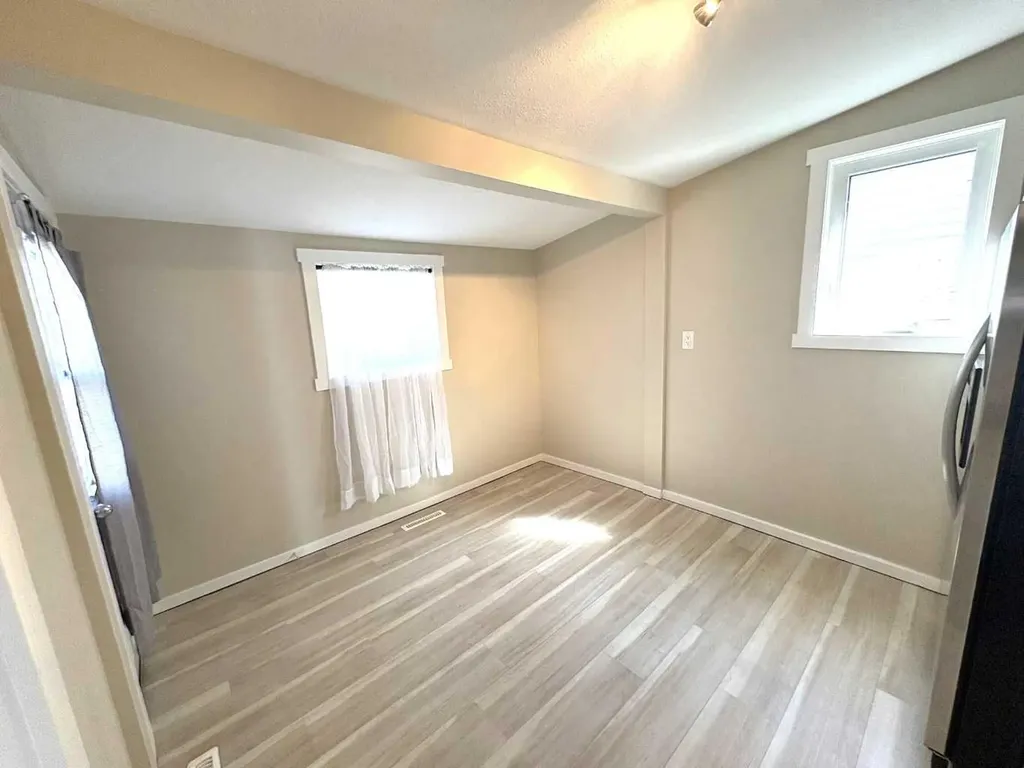 4915 46 Street Camrose AB T4V 1G9
