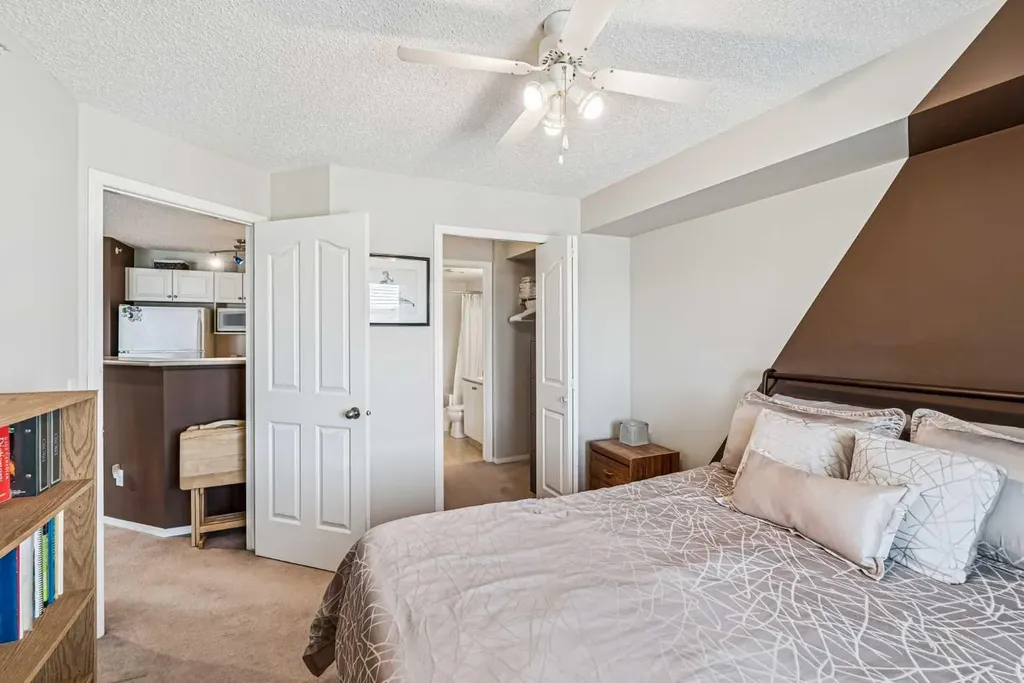 604 8 Street SW Airdrie AB T4B 2W4