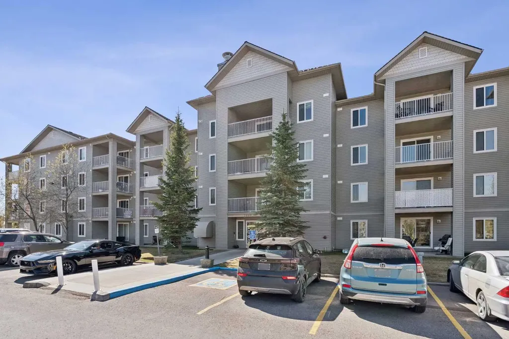 604 8 Street SW Airdrie AB T4B 2W4