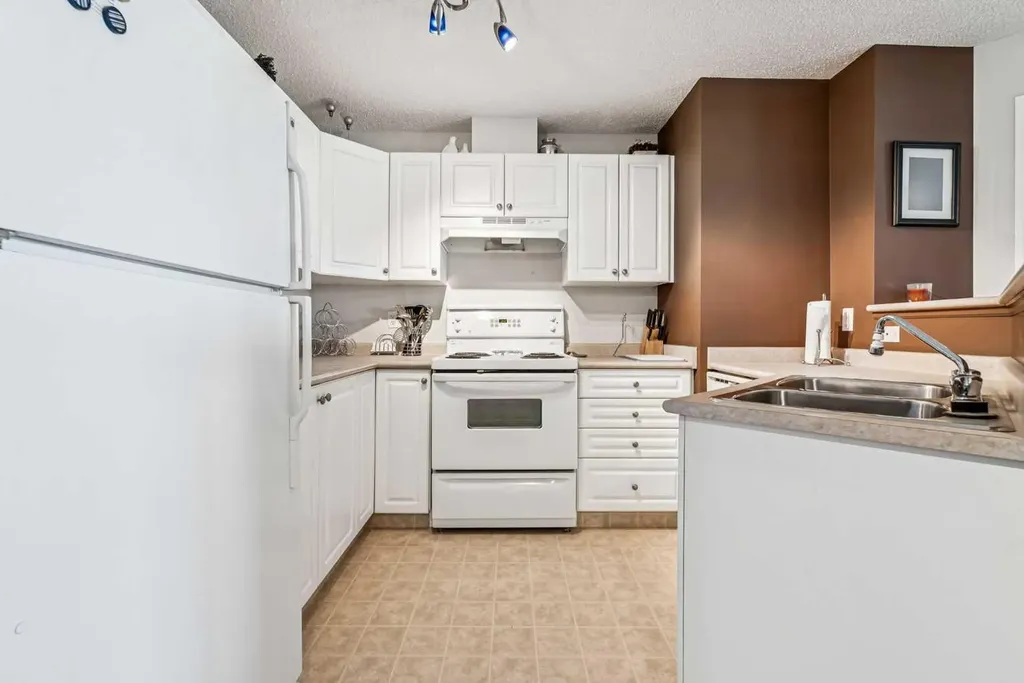 604 8 Street SW Airdrie AB T4B 2W4