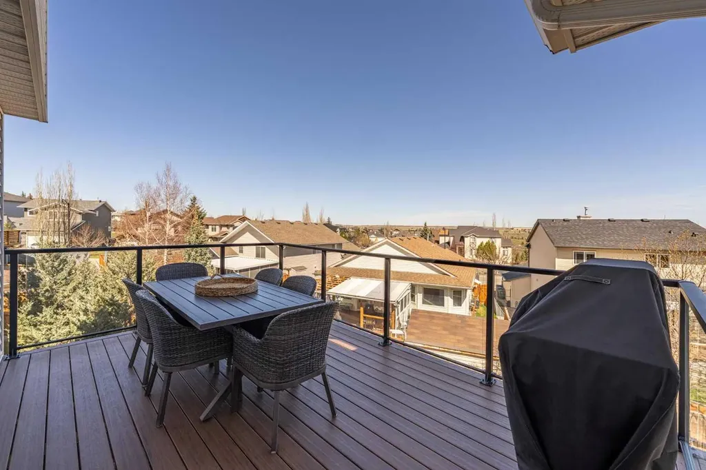 8 Sheep River Hill Okotoks AB T1S 1X2